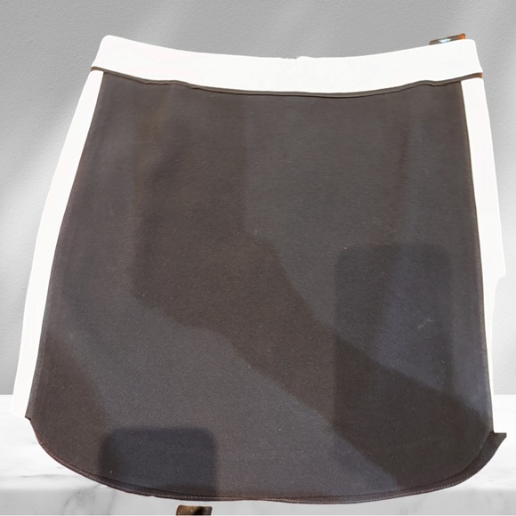 Babaton Black and White detail mini skirt size 4 - Picture 2 of 6